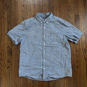 Vineyard Vines Blue and White Patterned Shirt